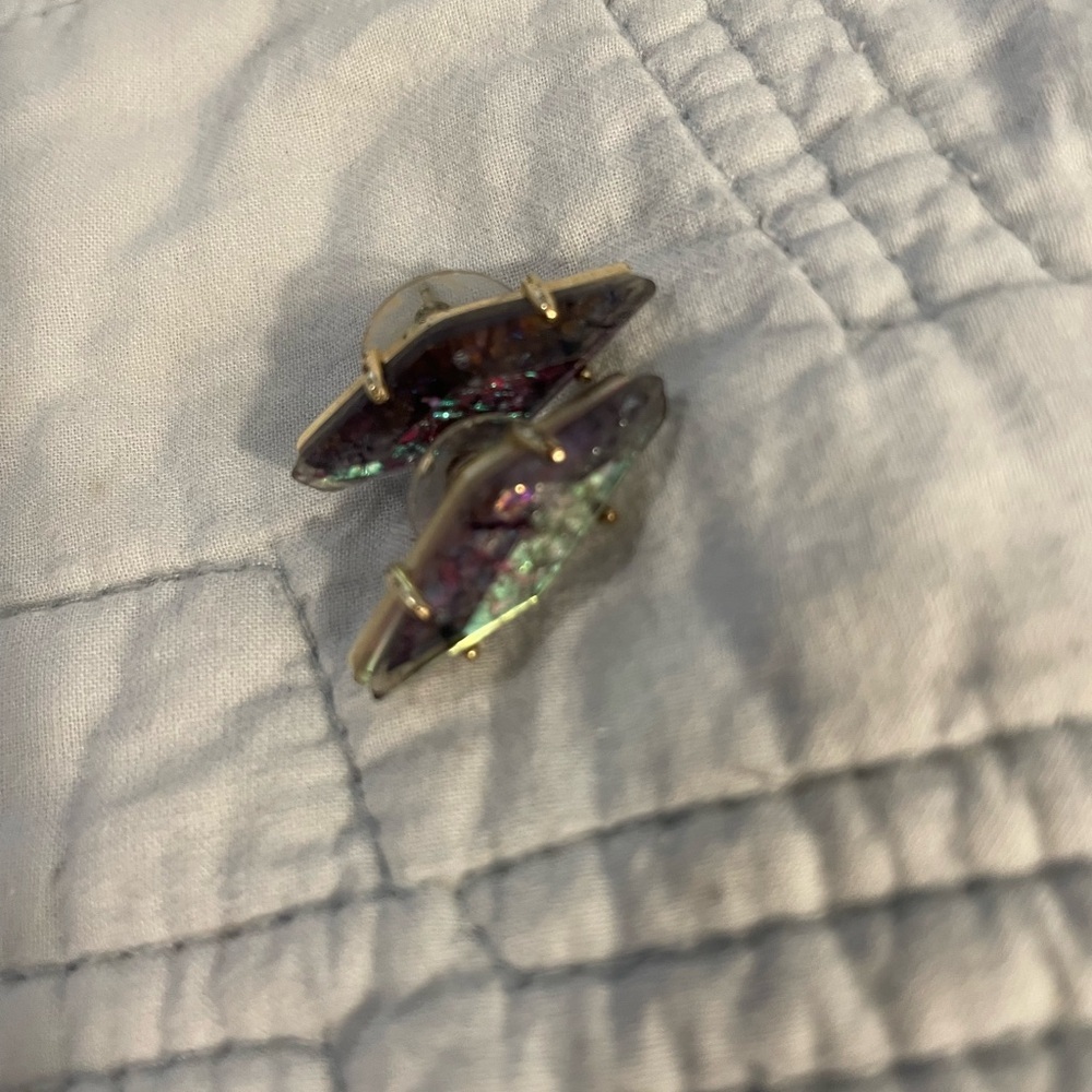 Sparkly purple Stud Earrings - Gold Setting